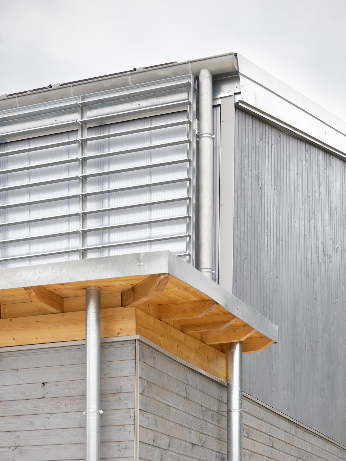christophe-benichou-architectures-atelier-Sauveterre-agence-collart-gymnase-salies-du-salat-portrait-angle